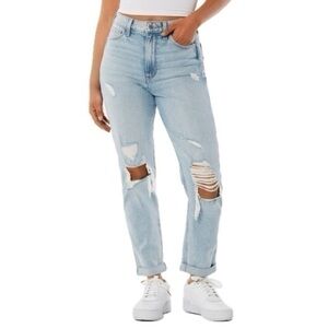 Hollister Ultra High Rise Mom Jeans Ripped Size 5 Short / Petite W27 L25